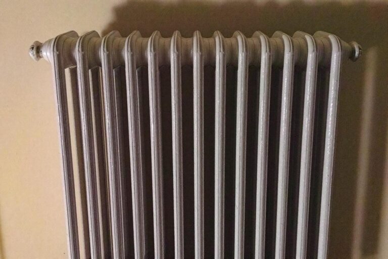 Peindre un radiateur : conseils et choix de peinture adaptée