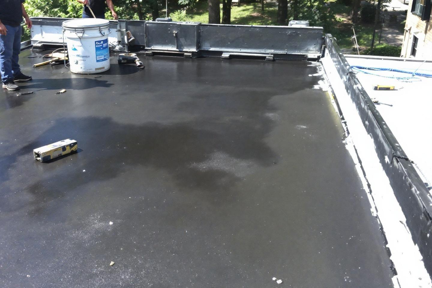 Étanchéité terrasse : résine ou goudron, que choisir ?