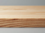 découvrez notre planche d'érable brutée et avivée, alliant élégance naturelle et finition parfaite pour sublimer vos projets de menuiserie avec qualité et style.