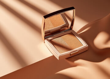 découvrez dior diorskin nude tan en teinte 003 cannelle, la poudre de soleil parfaite pour un hâle naturel et lumineux qui sublime votre teint.